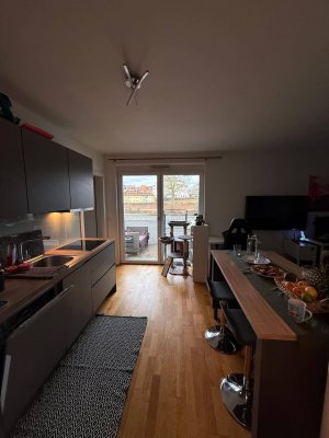 Moderne 2-Zimmer Neubau-Wohnung mit Balkon und 2 Stellplätzen