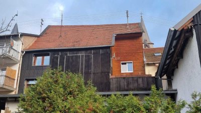 Freigestelltes u. geräumiges Wohnhaus in ruhiger Ortslage von Monzingen zu verkufen