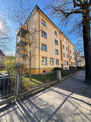 Lichtdurchflutetes Wohnvergnügen mit großzügigem Balkon in Dresden-Striesen/Gruna
