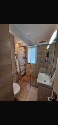 Neuwertige 2-Raum-Wohnung mit Balkon und Einbauküche in Berlin