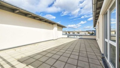 HEGERICH: Stilvolle 2-Zimmer-Wohnung mit Dachterrasse über den Dächern von Obersendling