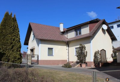 Hochneukirchen: Bezugsfertiges, großes Wohnhaus in Aussichtslage