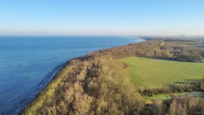 Sanierungsbedürftige Doppelhaushälfte und Nebengelass in ostseenaher Lage am Küstenschutzwald Sto...