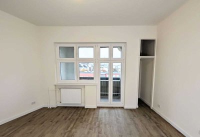 Charmante 2-Zimmer-Wohnung mit Balkon zur Berliner Straße – moderne Einbauküche inklusive