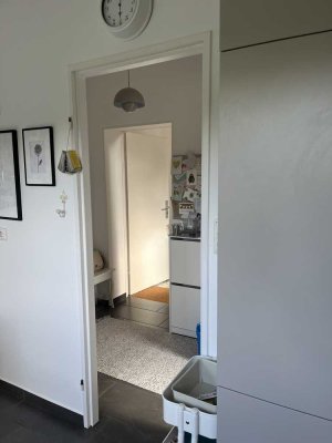 Schöne helle 2- Zimmer Wohnung Nähe Schloss Phillipsruhe