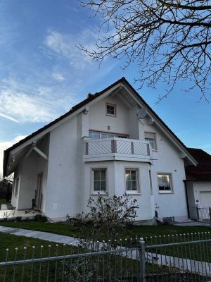 Böhmfeld, DG-Wohnung mit Loggia