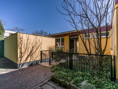 *Paul & Partner* BUNGALOW-ERSTBEZUG NACH KERNSANIERUNG MIT GARTEN