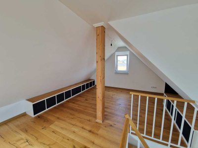 Exklusive, neuwertige 3-Zimmer-Maisonette-Wohnung mit geh. Innenausstattung mit Balkon und EBK