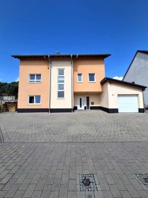 319 m² Wohnkomfort pur: Großzügiges, zeitloses EFH mit Wohlfühlambiente und zeitgemäßer Wärmepumpe