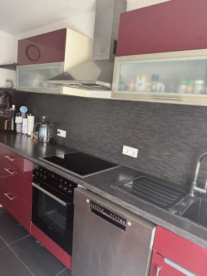 2-3 Familienhaus inkl. neuer Fassade, komplett saniert, Zustand wie NEU, großer Garten