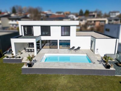 Exklusives Einfamilienhaus mit Pool, Photovoltaik &amp; Doppelgarage – Luxus und Nachhaltigkeit vereint!