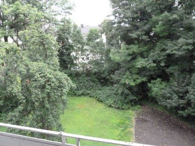 Essen-Frohnhausen - Mit Balkon und Gartenblick. Gegenüber Riehlpark.