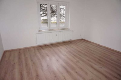 Balkon an der Küche + Bad mit Fenster !