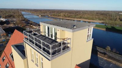 Wintergarten mit Dachterrasse mit weitem Ausblick über Elbe und Magdeburg