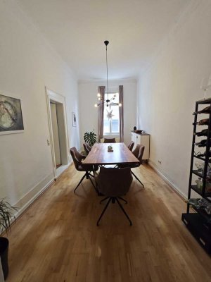 Helle 5-Zimmer-Altbauwohnung / Esslinger Innenstadt / 114 qm / ab November