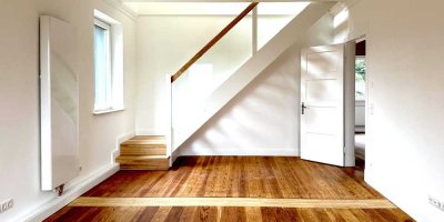 Erstbezug nach Neuausbau: Exklusives Dachgeschossmaisonette in historischer Villa in Groß Flottbek