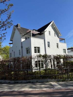 Familientraum: 7-Zimmer-Wohnung in Hamburg Blankenese