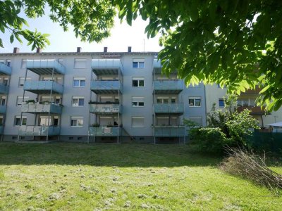 Hell und ruhig im Hochparterre mit großem Westbalkon!