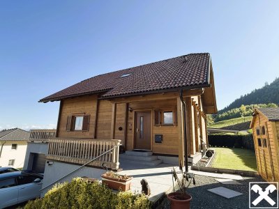 Charmantes Holzhaus in herrlicher Aussichtslage