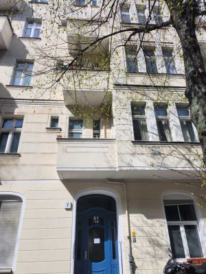 Sonnige & Kernsanierte Altbau Wohnung  in bester Lage F.Hain.