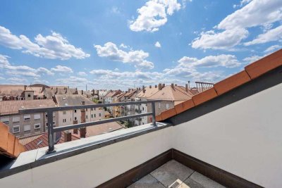 Wohnen über den Dächern: Maisonette mit 2 Südbalkonen - Ausbau 1993 mit Altbaucharakter