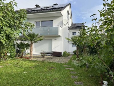 Ruhiges Zuhause mit Garten, Garage und Blick ins Grüne