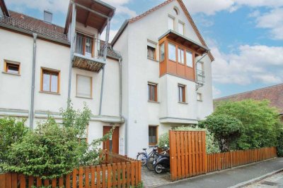 Charmante 2-Zimmer-Maisonette mit sonnigem Balkon & eigenem Stellplatz!
