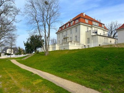 Stilvolle, neuwertige 3,5-Raum-Wohnung mit luxuriöser Innenausstattung + Terrasse in Schwerin
