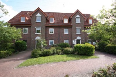 NUR FÜR STUDENTEN/AZUBIS/SCHÜLER! Frei ab 16.04.2026! 1-Zimmer in einer 3er-WG im 1.OG in Wechloy