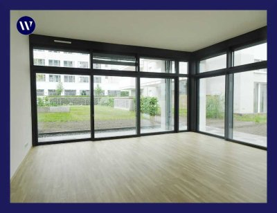 Terrassenwohnung mit großen Fensterfronten, 1,5 Wohnebenen, Einbauküche, Parkett, Gäste-WC