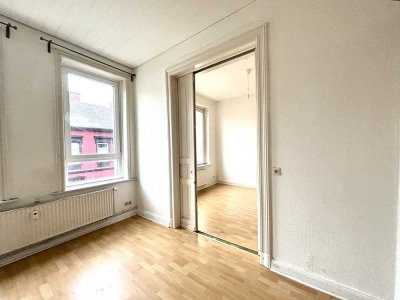 Altbauwohnung mit Flügeltür in Gaarden