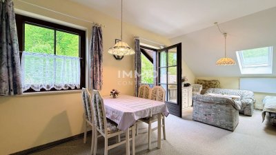 Dachgeschosswohnung mit Balkon – nur wenige Gehminuten zum Attersee