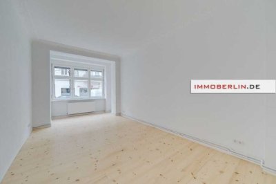 IMMOBERLIN.DE - Ersteinzug nach Top-Sanierung! Stuck-Altbauwohnung in attraktiver Lage