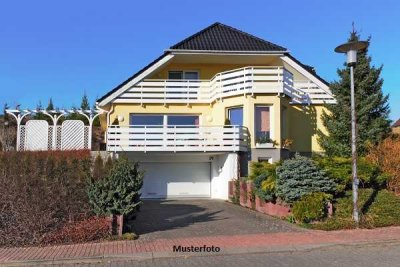 Ihr neues Zuhause - Einfamilienhaus mit Einlieger, Garage und Außenstellplatz