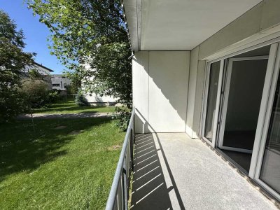 Erdgeschoss / 3,5 Zimmer mit Balkon (frisch saniert)