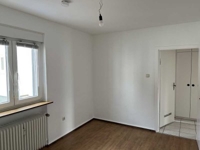 Vollständig renovierte 3-Zimmer-Wohnung mit EBK in Oberursel
