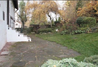 Traumhafte 3-Zimmer Altbauwohnung mit wunderschönem, eigenen Garten;  Erstbezug nach umfangreicher M
