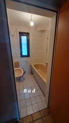Einfache renovierungsbedürftige 3-Zimmer-Wohnung in Köln Porz