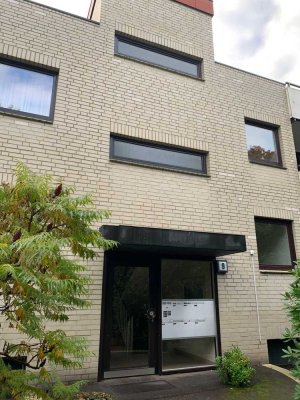 Großzügig geschnittene und lichtflutete 3-Zimmer Wohnung mit 2 Loggien in beliebter Wohnlage