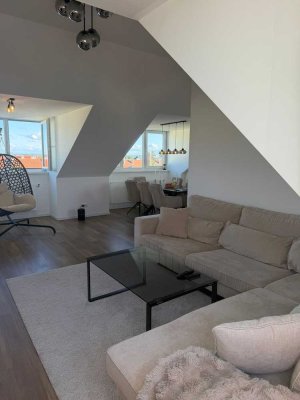 helle ,großz. 2,5-Zimmer DG-Whg. mit viel Platz für Homeoffice