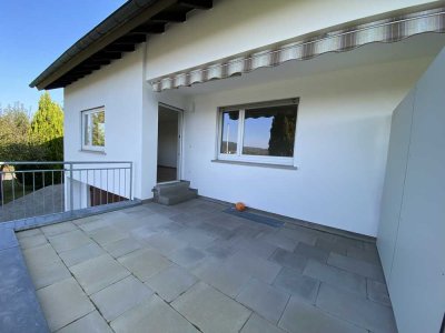 Modernisierte 3,5 Zimmer EG Wohnung mit Terrasse und Garage in Oppenweiler-Aichelbach