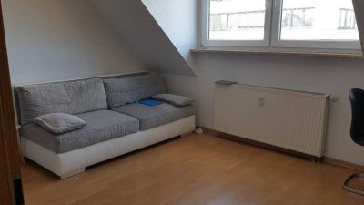 Schöne zwei Zimmer DG-Wohnung in Nürnberg, Maxfeld