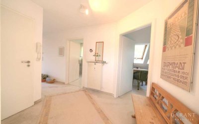 Stilvolle Atelier-Dachgeschosswohnung in begehrter Isarnähe von München-Solln