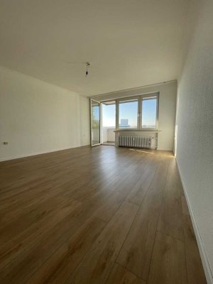 helle 2-Zimmer-Wohnung mit Balkon, frei ab sofort