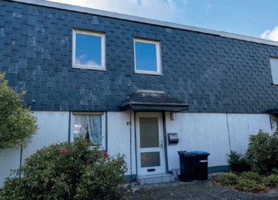 Tauschwohnung biete Reihenmittelhaus  4 Zimmer in Köln-Widdersdorf suche ab 2,5 Zimmer 900 € warm