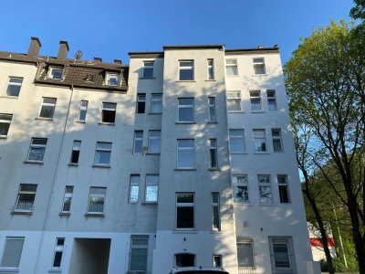 Großzügige Wohnung im 3.OG *ab August*