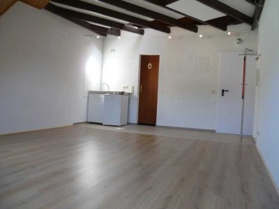 Kessenich: Helles Apartment für 1 Person