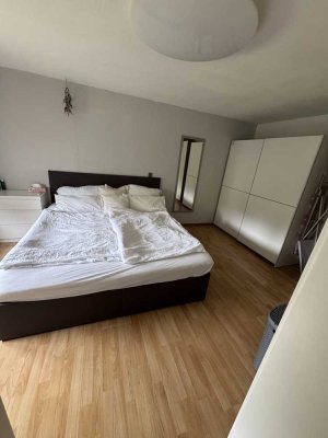 Stilvolle, neuwertige 2-Zimmer-Wohnung mit geh. Innenausstattung mit Balkon und EBK in Ditzingen
