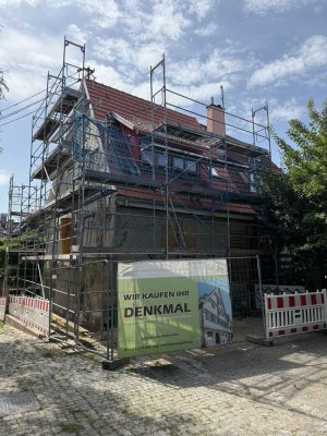 Historische Wohnflair in zentraler Lage 3-Zimmer Schmuckstück, Balkon, Wallbox, Carport, Denkmal AFA