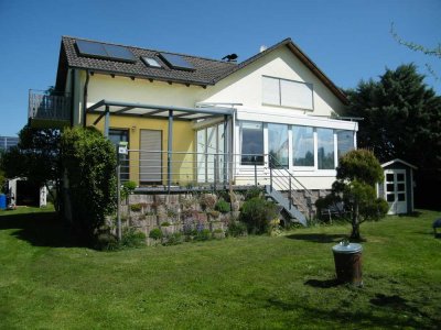 Großes Einfamilienhaus in ruhiger Lage mit Freizeitgrundstück
